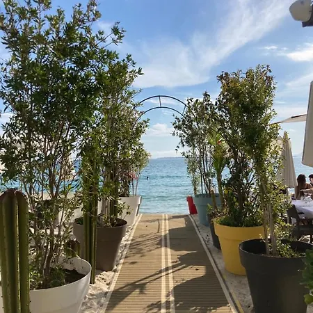 De Standing Le Velvet Bay Climatisé En Bord De Antibes