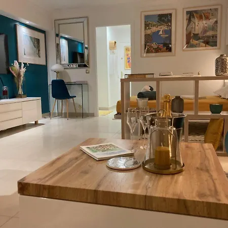 De Standing Le Velvet Bay Climatise En Bord De Apartmán