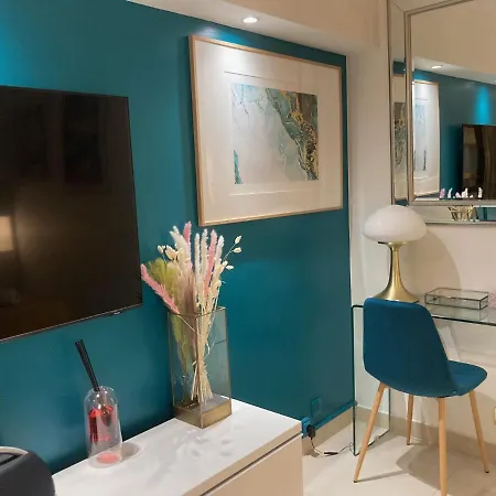 Apartment De Standing Le Velvet Bay Climatise En Bord De Antibes