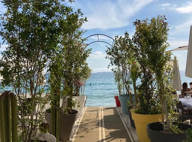 De Standing Le Velvet Bay Climatise En Bord De 昂蒂布