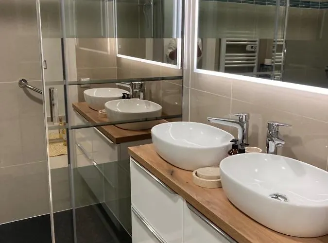 De Standing Le Velvet Bay Climatise En Bord De 昂蒂布