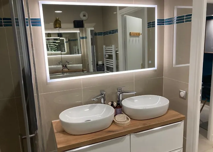 De Standing Le Velvet Bay Climatise En Bord De Apartment